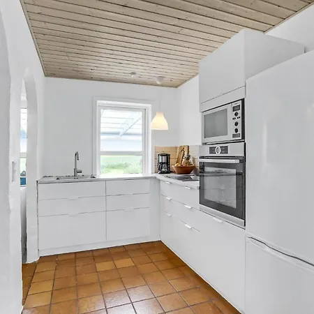 Beautiful In With Kitchen Holiday home